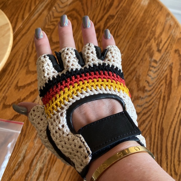Fingerless Gloves Crochet & leather with Stripes - Picture 8 of 13